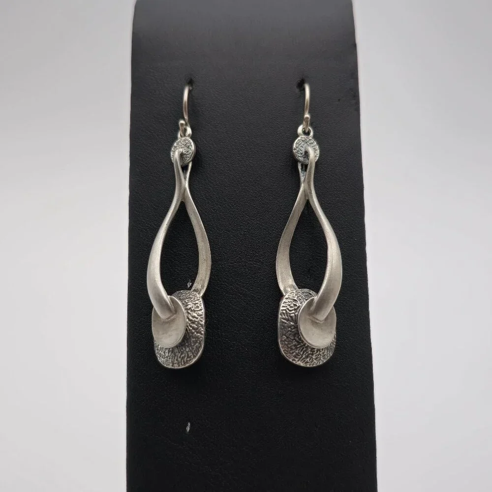 Sterling Silver Retired Silpada Brushed Earrings A2031 - Picture 1 of 6
